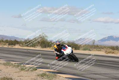 media/Nov-16-2025-Race Pace (Sun) [[8c5fa54630]]/Non Verified Riders (1st 20 Minutes)/3-Turn 3 Inside (11am)/